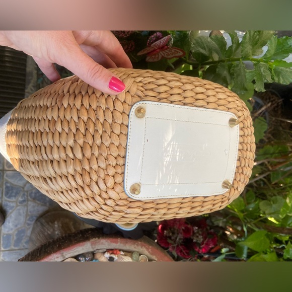 Beautiful COACH Straw Tote Bag and Multi Charm Key Chain. Like New. 🐝 - Picture 13 of 14